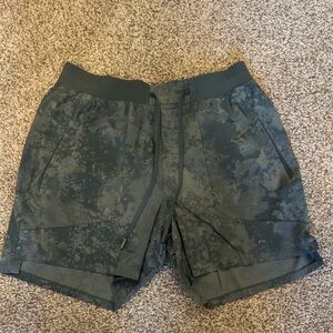 Lululemon License to Train LTT 5” Shored Unlined Medium